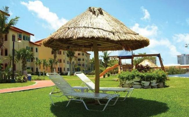 Фото отеля Selina Cancun Laguna
