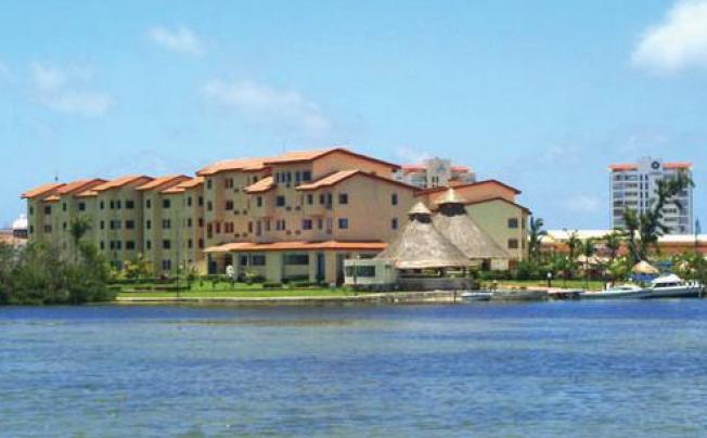 Фото отеля Selina Cancun Laguna