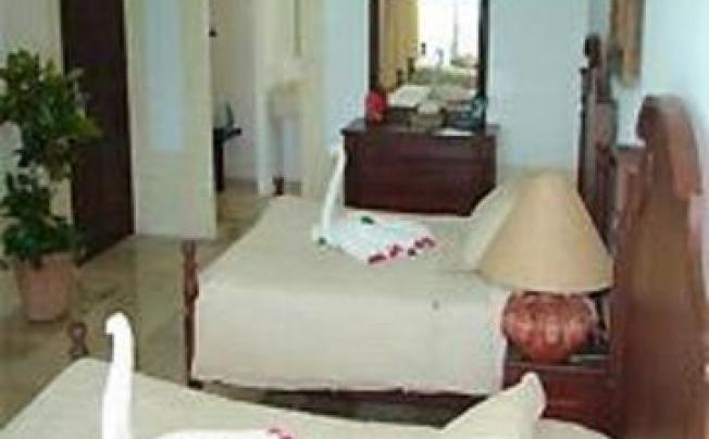 Фото отеля El Pueblito Beach Hotel Cancun