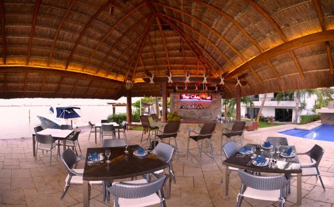 Фото отеля Sina Suites