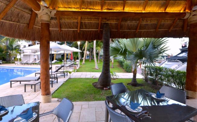 Фото отеля Sina Suites