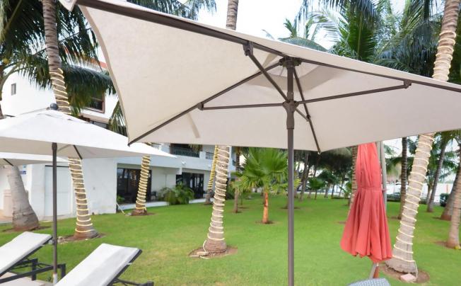 Фото отеля Sina Suites