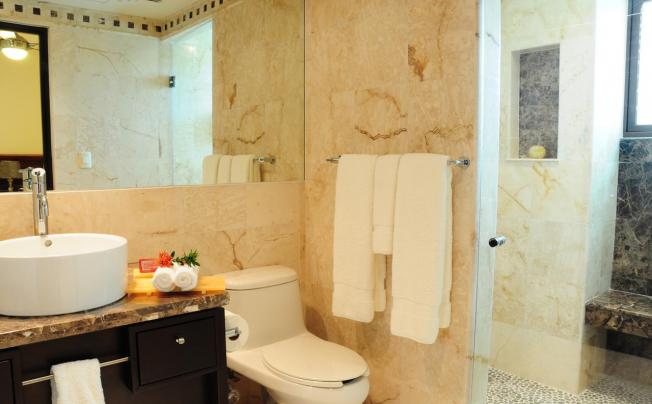 Фото отеля El Taj Oceanfront & Beachside Condos Hotel