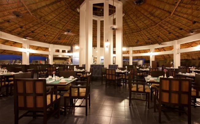 Фото отеля Emporio Hotel & Suites Cancun