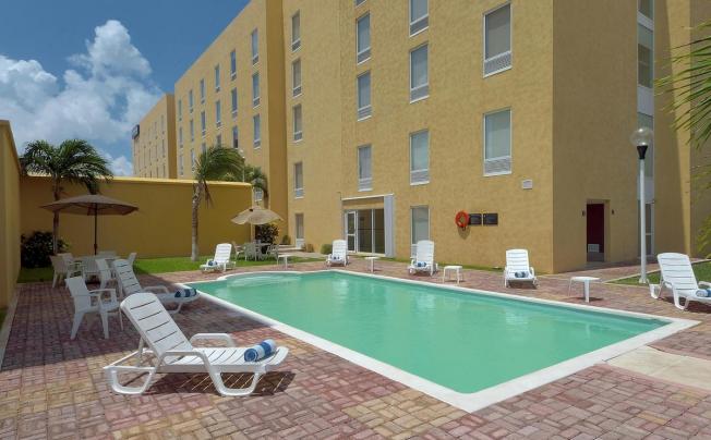 Фото отеля City Express Cancun