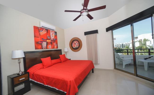 Фото отеля Encanto Riviera Condo Hotel