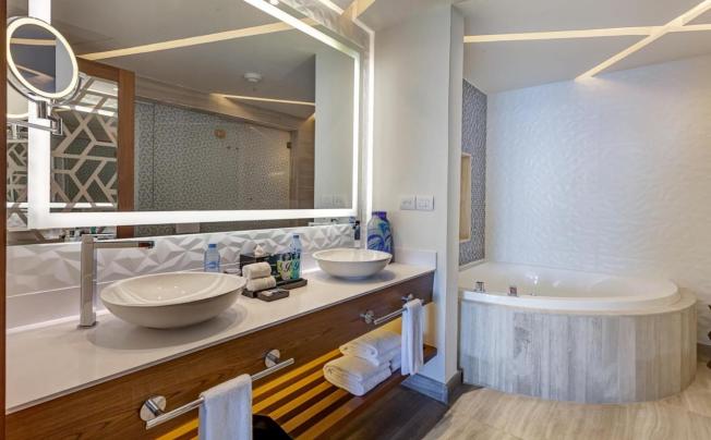 Фото отеля Royalton Chic Suites Cancun