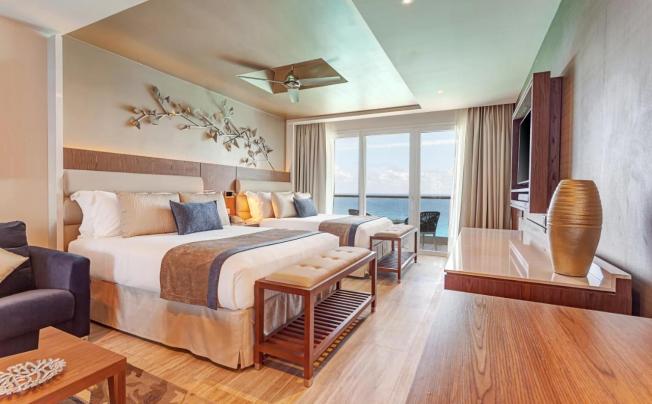 Фото отеля Royalton Chic Suites Cancun
