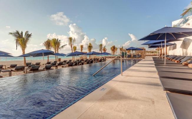 Фото отеля Royalton Chic Suites Cancun