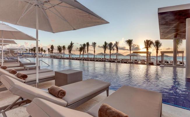Фото отеля Royalton Chic Suites Cancun