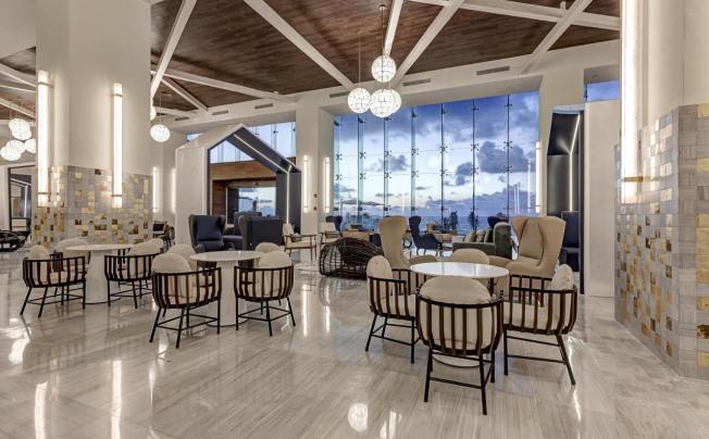 Фото отеля Royalton Chic Suites Cancun