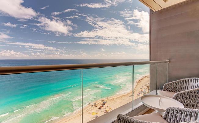 Фото отеля Royalton Chic Suites Cancun