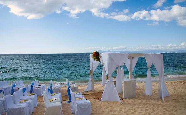 Фото отеля grand Park Royal Puerto Vallarta
