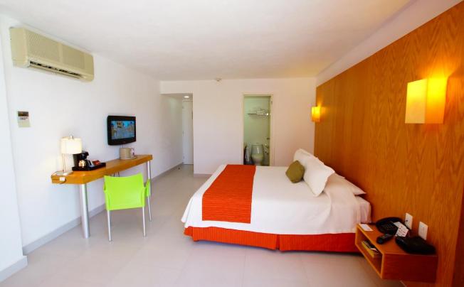 Фото отеля Ramada Cancun City