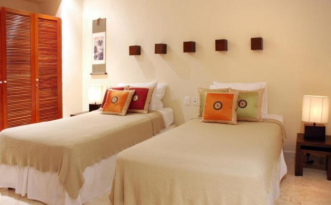 Фото отеля Porto Playa Condo Hotel & Beachclub