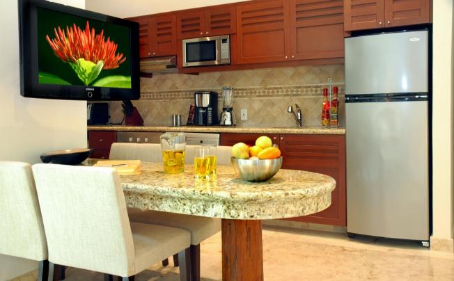 Фото отеля Maya Villa Condo Hotel & Beach Club