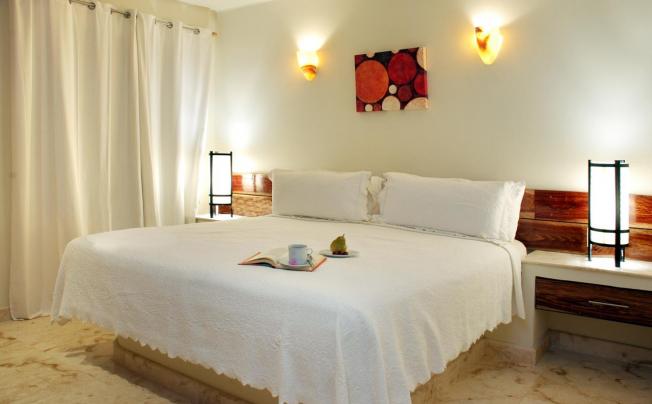 Фото отеля Maya Villa Condo Hotel & Beach Club