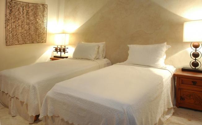 Фото отеля Maya Villa Condo Hotel & Beach Club