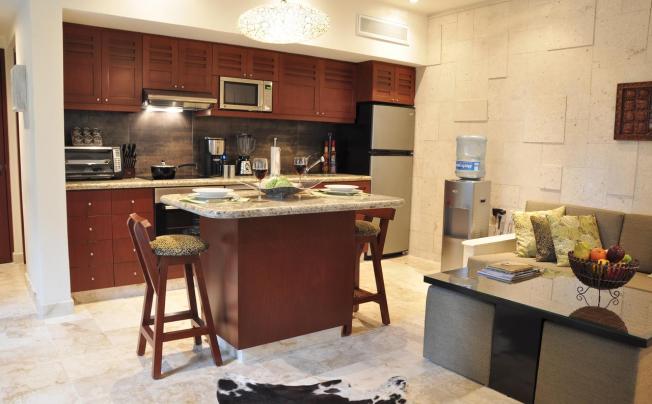 Фото отеля Maya Villa Condo Hotel & Beach Club