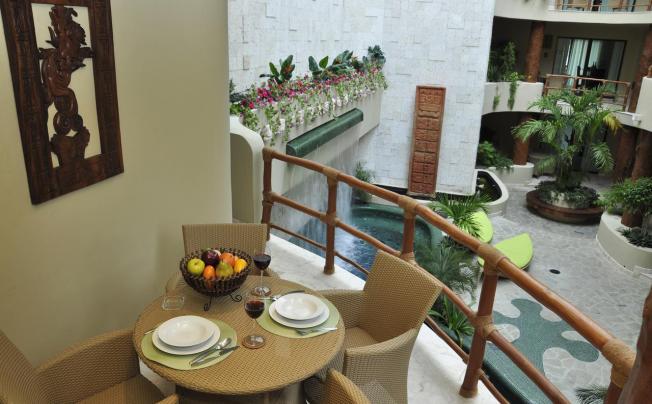 Фото отеля Maya Villa Condo Hotel & Beach Club