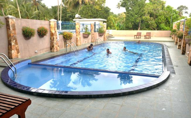 Фото отеля Lavendish Beach Resort