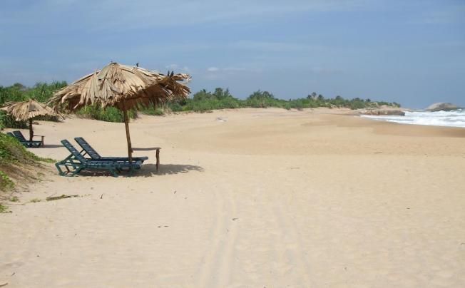 Фото отеля Kirinda Beach Resort