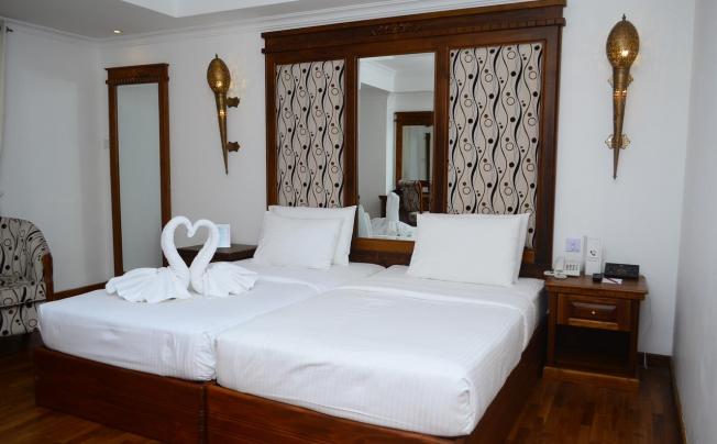 Фото отеля Araliya Green Hills Hotel