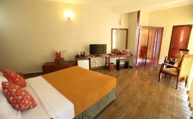 Фото отеля Hikkaduwa Beach Resort