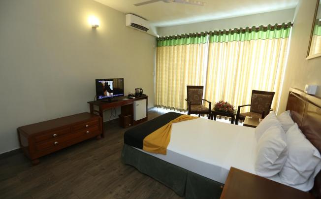 Фото отеля Hikkaduwa Beach Resort