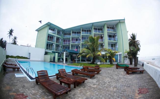 Фото отеля Hikkaduwa Beach Resort