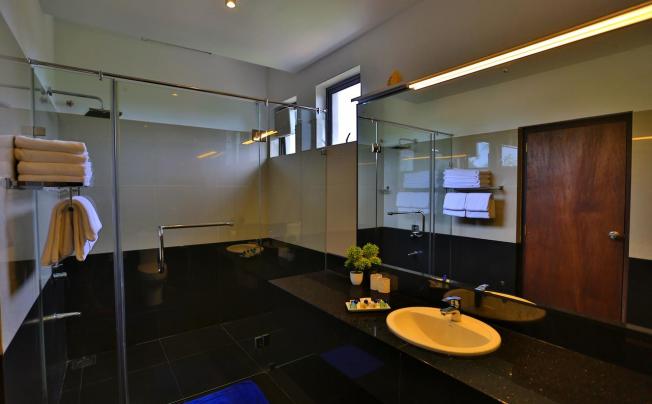 Фото отеля The Blue Wave hotel