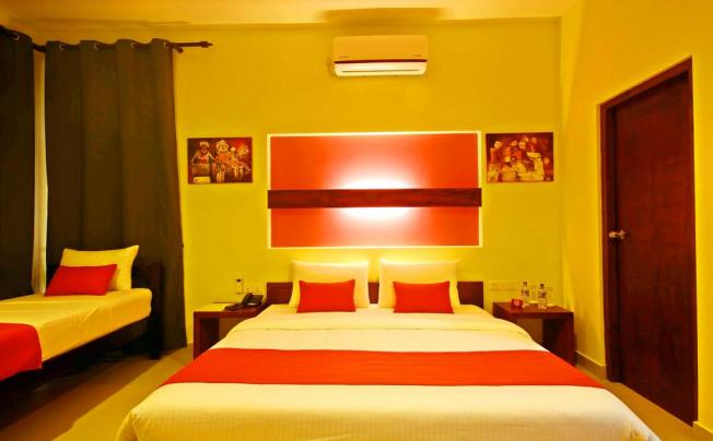 Фото отеля SEA BREEZE DELUXE INN