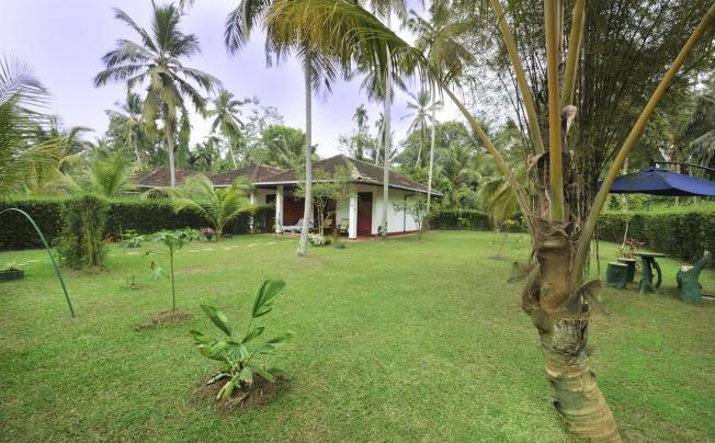 Фото отеля DALMANUTA GARDENS AYURVEDIC RESORT & RESTAURANT