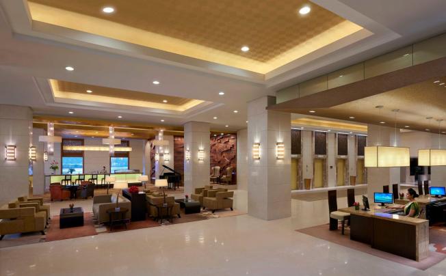 Фото отеля Cinnamon Lakeside Hotel