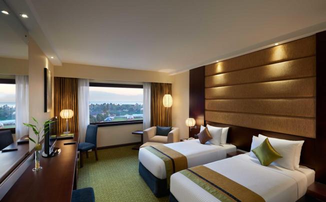 Фото отеля Cinnamon Lakeside Hotel