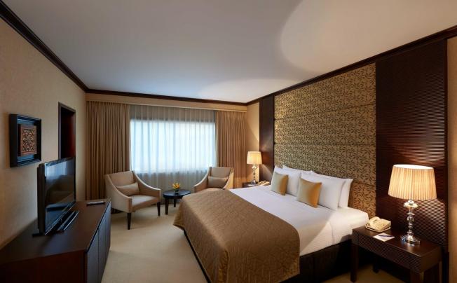 Фото отеля Cinnamon Lakeside Hotel