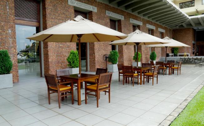 Фото отеля Cinnamon Lakeside Hotel