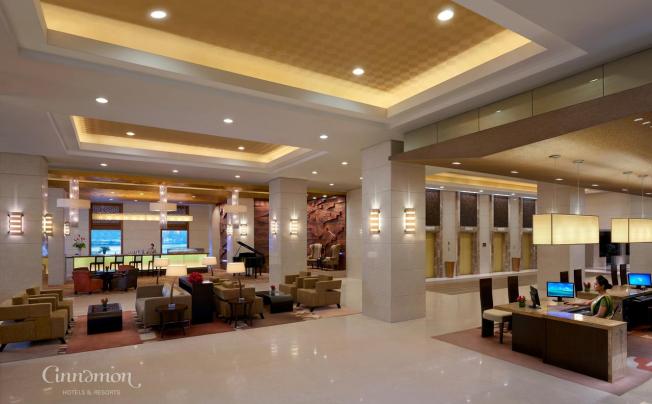 Фото отеля Cinnamon Lakeside Hotel