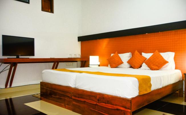 Фото отеля Rainbow Beach Hotel 