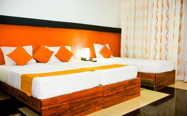 Фото отеля Rainbow Beach Hotel 