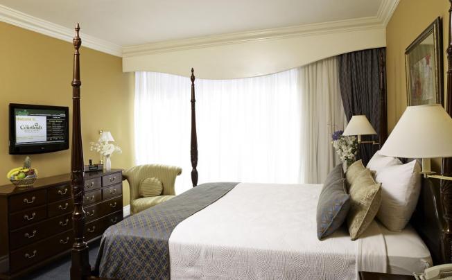 Фото отеля COURTLEIGH HOTEL AND SUITES