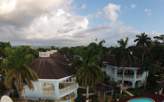 Фото отеля Beachcomber club & spa