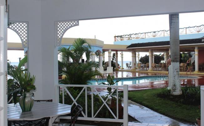 Фото отеля Beachcomber club & spa