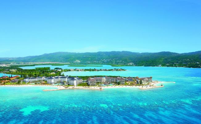 Фото отеля Secrets St. James Montego Bay