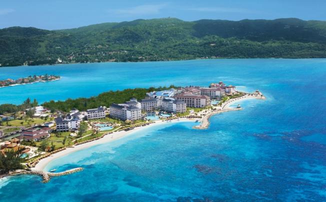 Фото отеля Secrets St. James Montego Bay