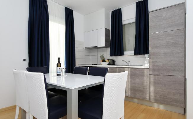 Фото отеля SUNNYSIDE APARTMENTS PETRCANE