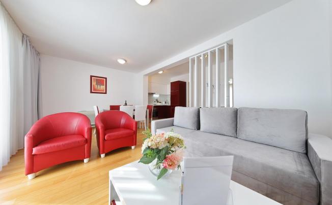Фото отеля SUNNYSIDE APARTMENTS PETRCANE