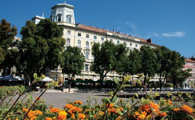 Фото отеля Continental Hotel