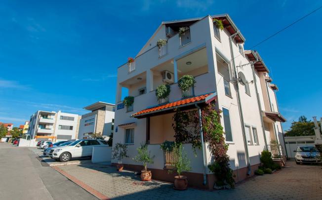 Фото отеля BATUR APARTMENTS