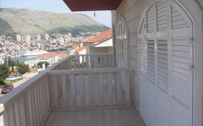 Фото отеля LAPAD APARTMENTS